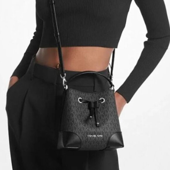 Michael Kors Mercer Small Bucket Logo Bag NEW NWT - Picture 2 of 4